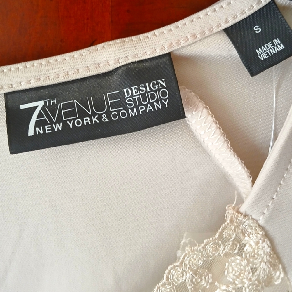 💛New York & Company blouse💛 - Picture 4 of 7